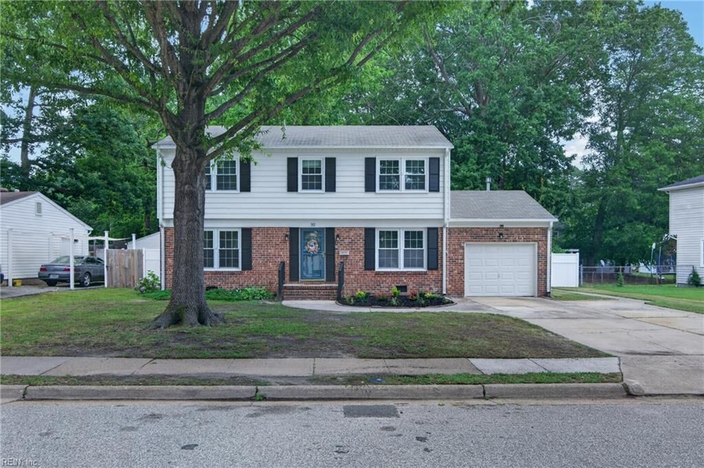 Property Photo:  32 Ridgewood Pw  VA 23608 