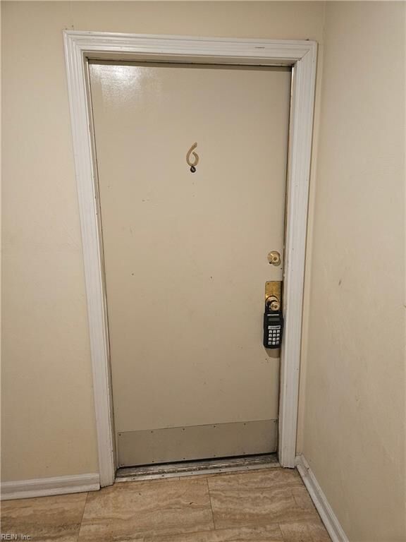 Property Photo:  1433 Kingston Ave 6  VA 23503 