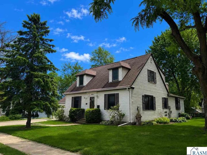 Property Photo:  940 Victoria Street  MN 56031 