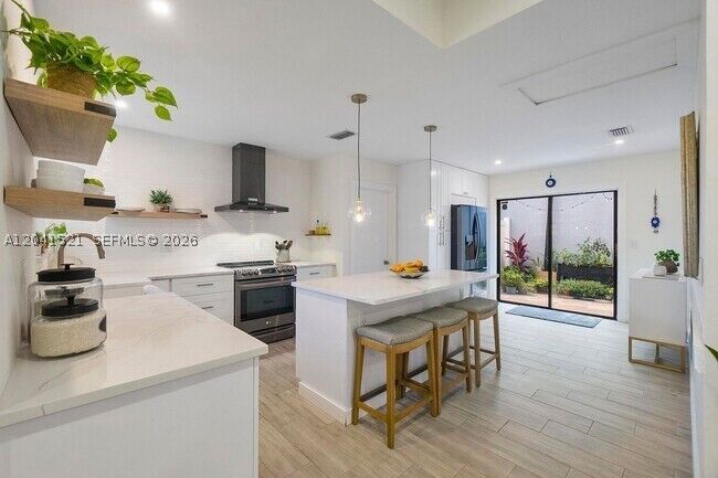 Property Photo:  13 Fenwick Pl 13  FL 33426 