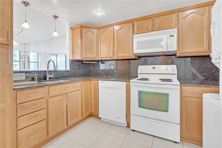 Property Photo:  1865 Brickell Ave A805  FL 33129 