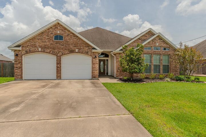 Property Photo: 6120 Westchase Loop TX 77657