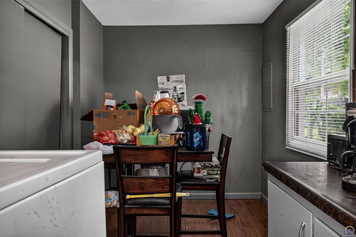 Property Photo:  5713 SW 14th St  KS 66604 