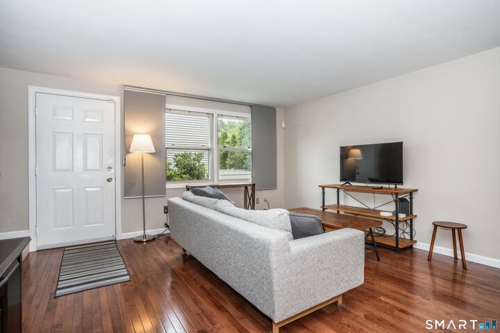 Property Photo:  27 Allspice Lane 27  CT 06033 
