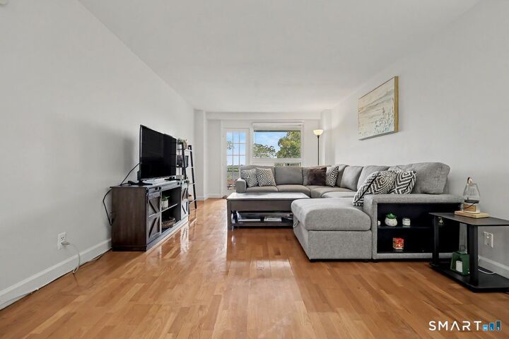 Property Photo:  91 Strawberry Hill Avenue 533  CT 06902 