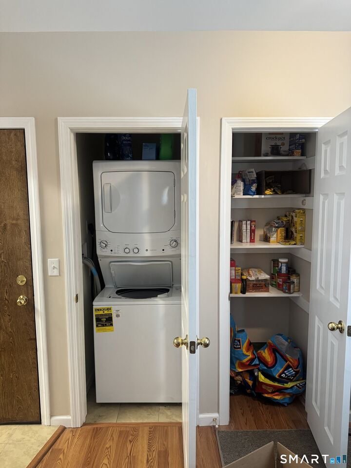 Property Photo:  422 Main Street 2  CT 06512 