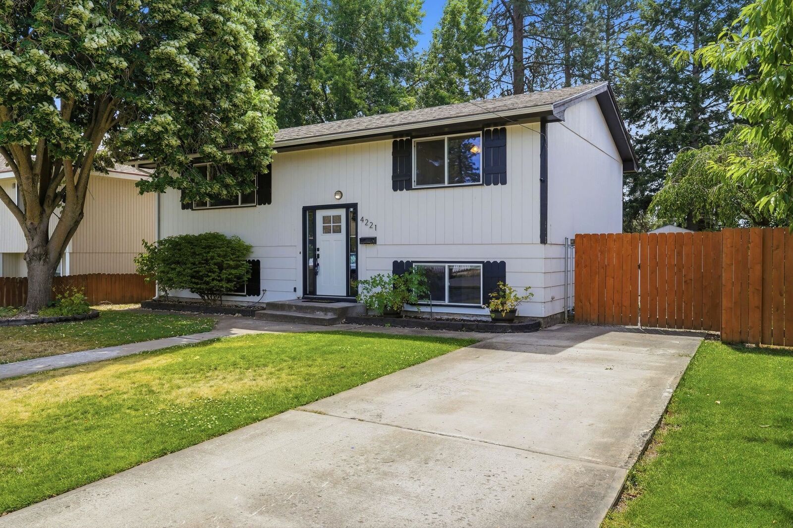 Property Photo:  4221 W Everett Ave  WA 99205 
