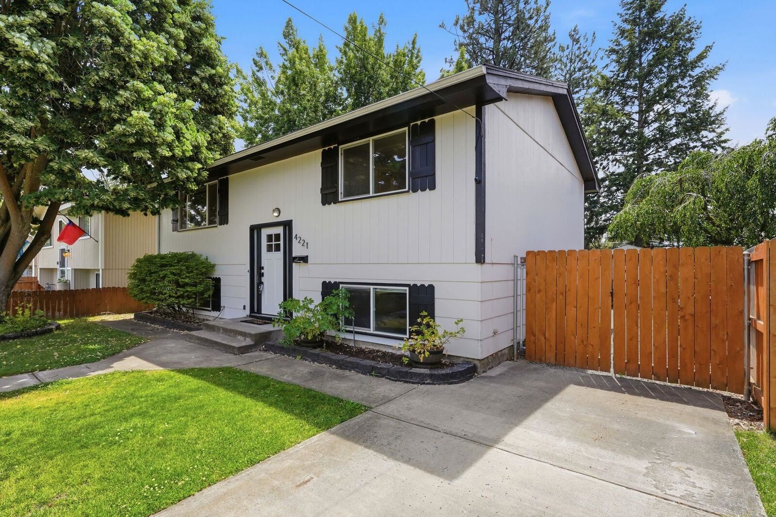 Property Photo:  4221 W Everett Ave  WA 99205 