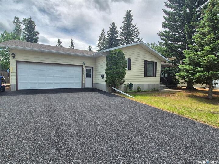 566 Dieppe Drive — photo 1