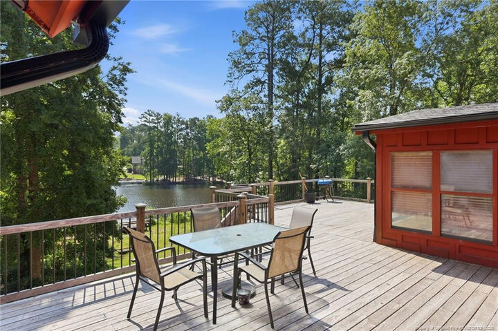 Property Photo:  2107 Pinewood Terrace  NC 28304 