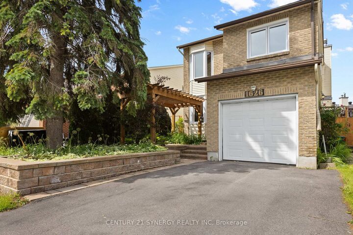 Property Photo:  1626 Prestwick Drive  ON K1E 2Y1 