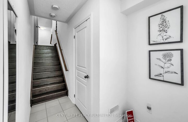 Property Photo:  86 Magpie Way  ON L1N 0K5 