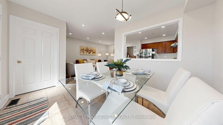 Property Photo:  550 Hoover Park Drive  ON L4A 0S8 
