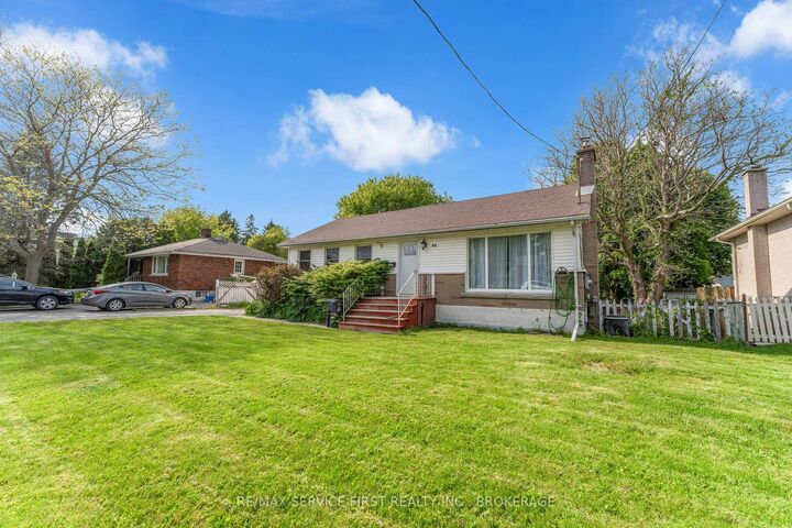 Property Photo: 44 Cranbrook Street ON K7M 4N2