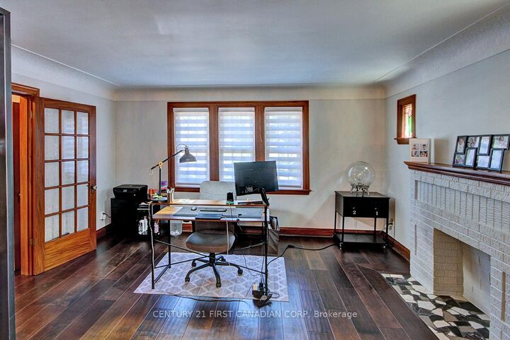 Property Photo: 4 Jerseyville Road E ON L9G 1K1