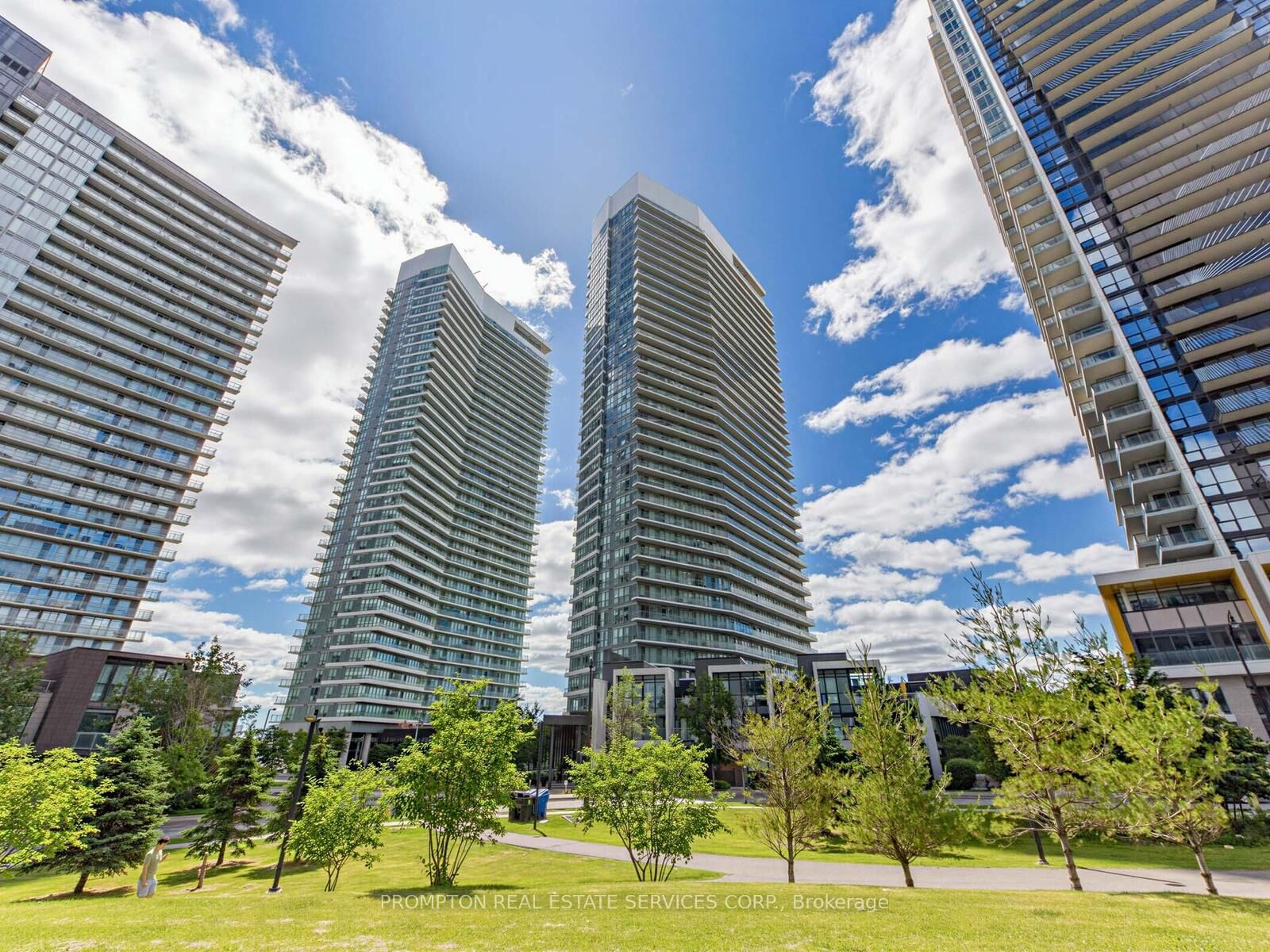 Property Photo:  115 McMahon Drive 1710  ON M2K 0E3 