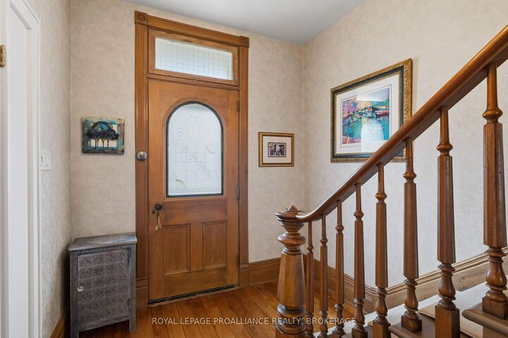 Property Photo:  125 Arthur Street  ON K7G 1B1 