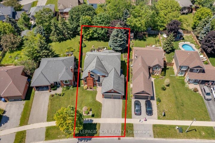 Property Photo:  104 Carrick Avenue  ON L4P 3R7 
