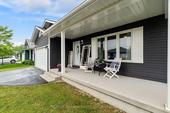 Property Photo: 7 Windward Way S ON N7A 0B8