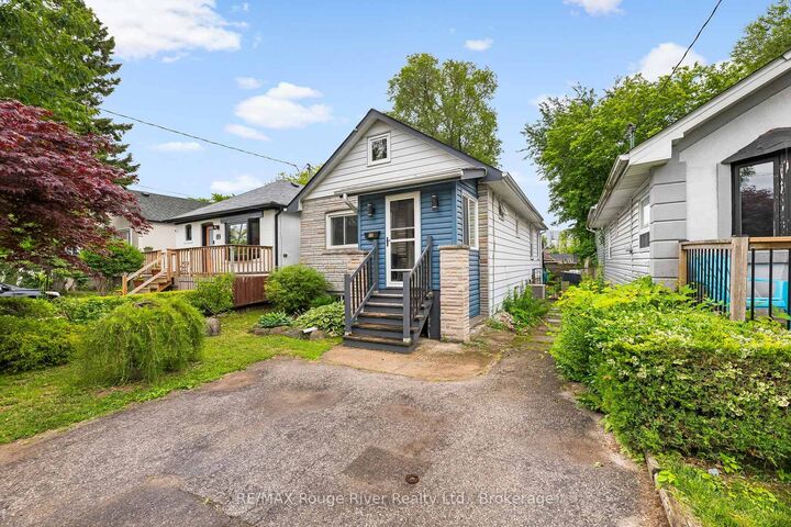 Property Photo: 87 Craiglee Drive ON M1N 2M6