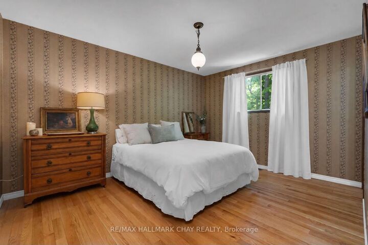 Property Photo:  3724 Whitecap Drive  ON L9S 2L4 