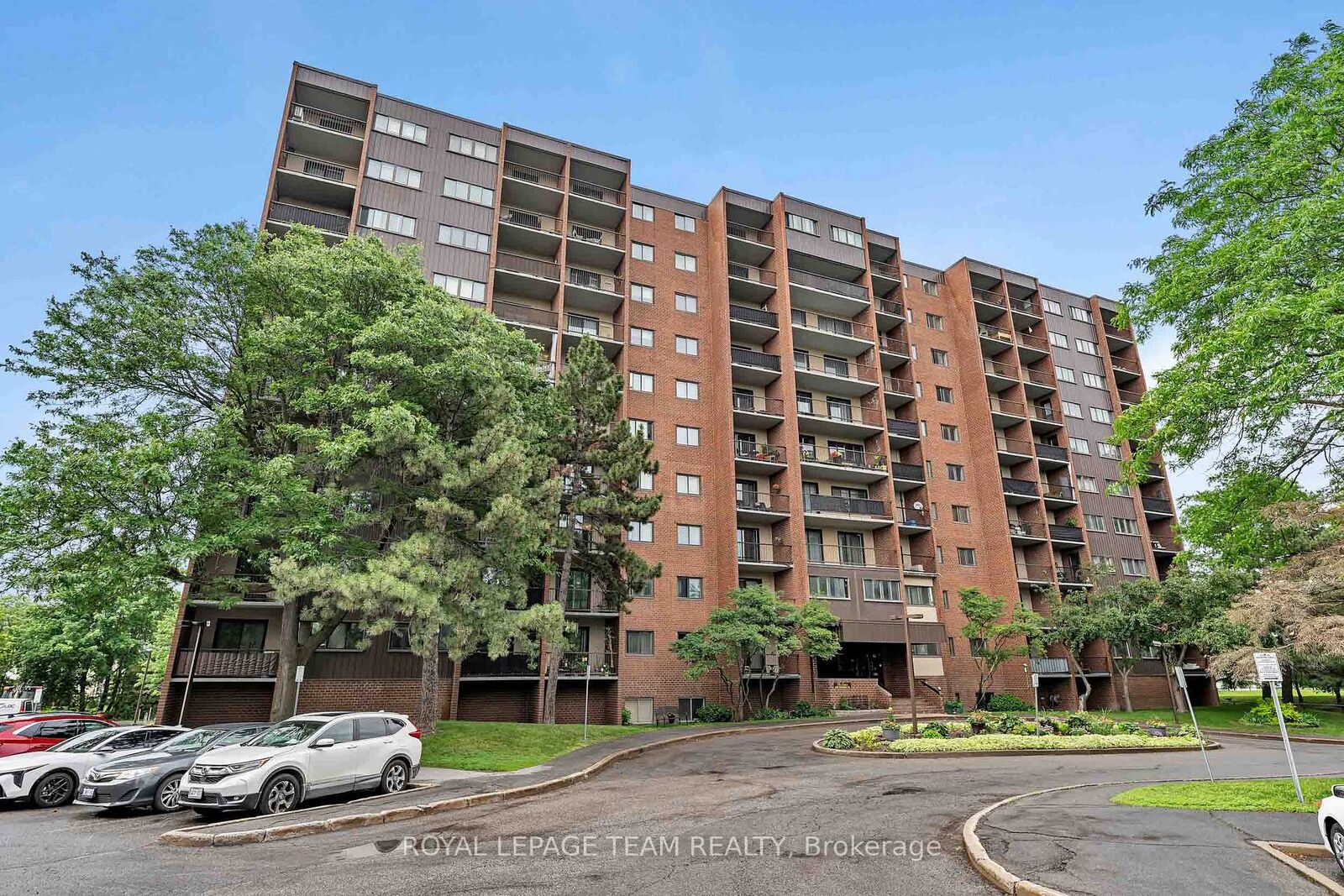Property Photo: 2630 Southvale Crescent 214 ON K1B 4S8