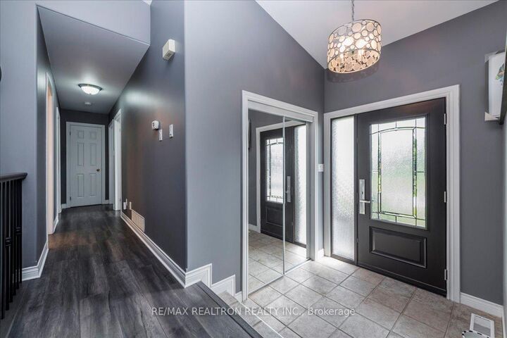 Property Photo: 4 Templeton Drive ON L0M 1N0