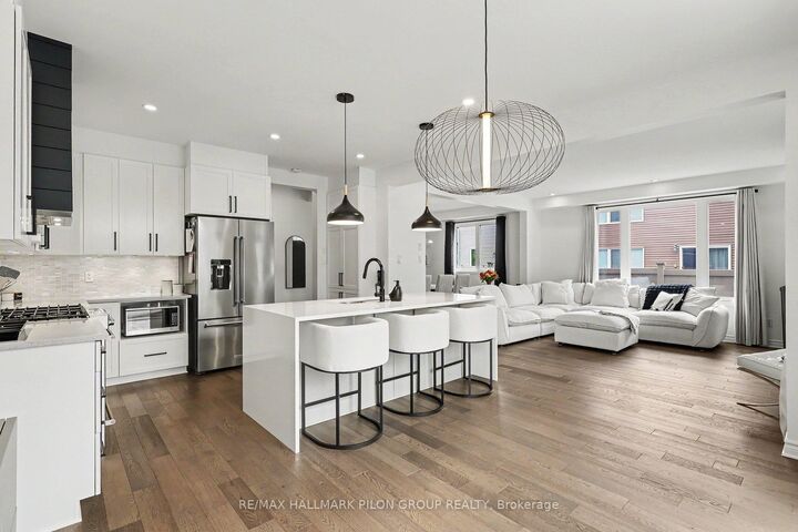 Property Photo: 368 Hepatica Way ON K4A 0Z1