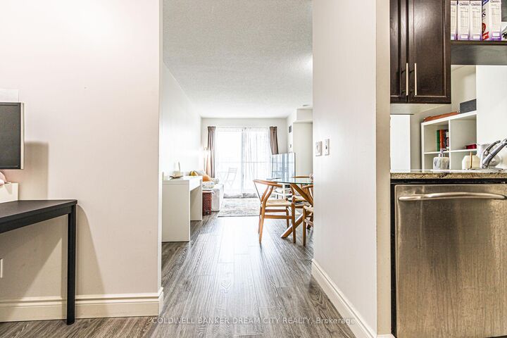 Property Photo:  60 Town Centre Court 1106  ON M1P 0B1 