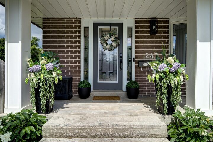 Property Photo:  247 St. Vincent Street  ON L4M 3Z7 