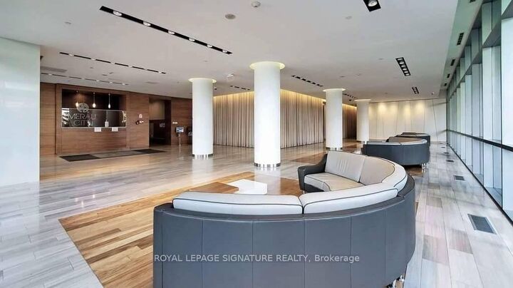Property Photo:  66 Forest Manor Road 2112  ON M2J 0B7 