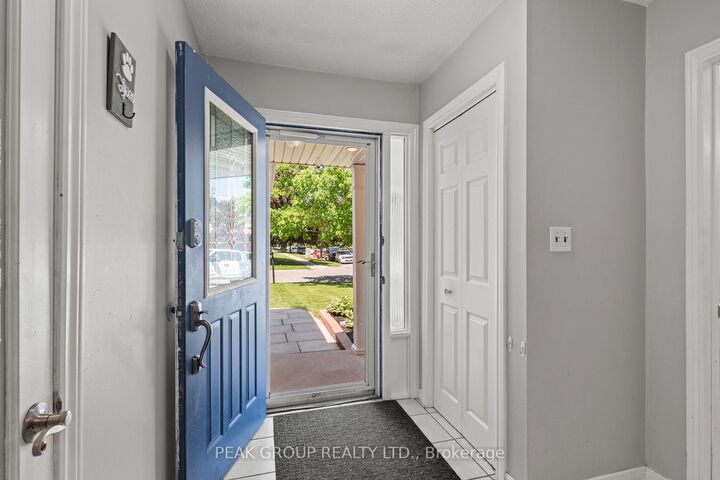 Property Photo:  18 Sandra Crescent  ON L3M 4Z1 