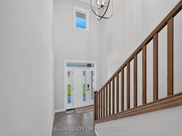 Property Photo:  3 Finch Street  ON N4G 0L9 
