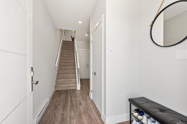 Property Photo:  607 Selwyn Close  BC V9B 0Z2 