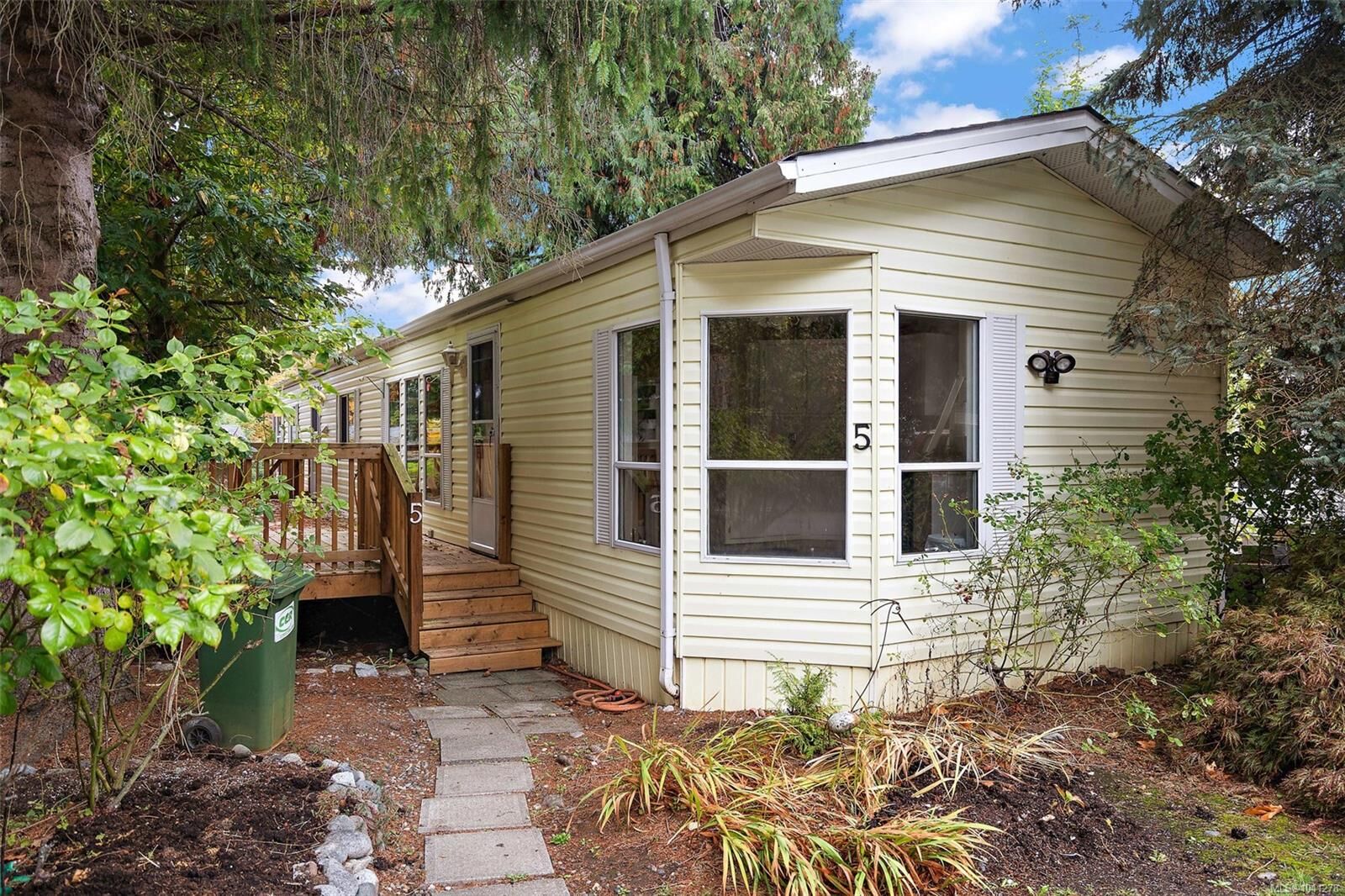 Property Photo:  2741 Stautw Rd #5  BC V8M 2E9 