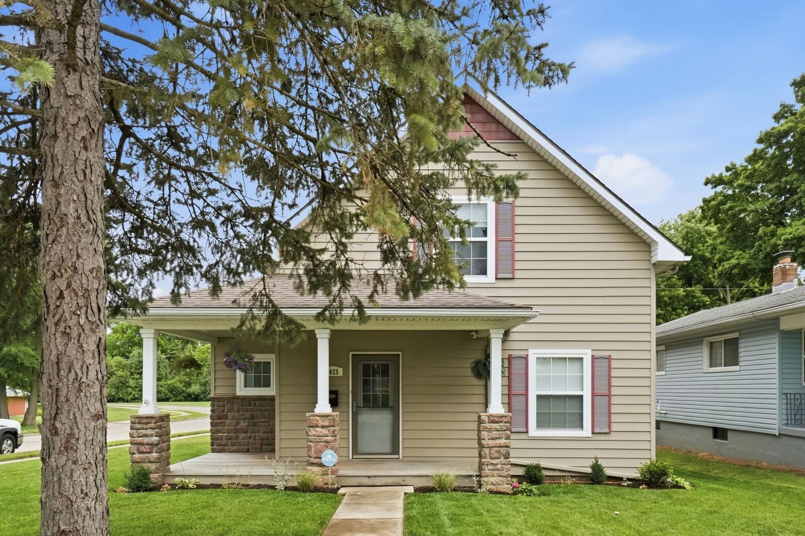 Property Photo:  2425 Delta Avenue  OH 45419 