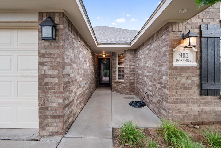 Property Photo:  905 Rosenda Lane  TX 79124-1167 