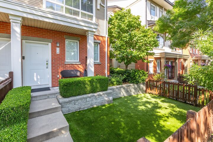 Property Photo: 19505 68A Avenue 114 BC V4N 6K3