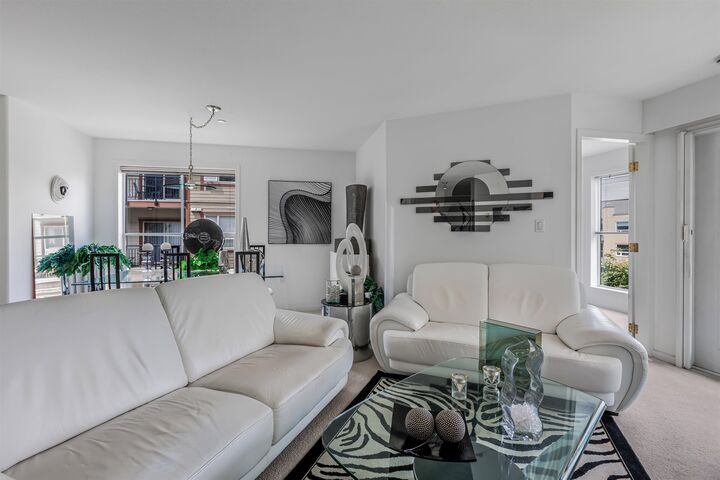 Property Photo: 15290 18th Avenue 206 BC V4A 1W8