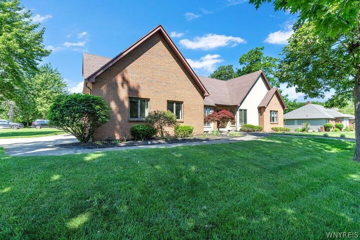 Property Photo:  10 Spicer Creek  NY 14072 