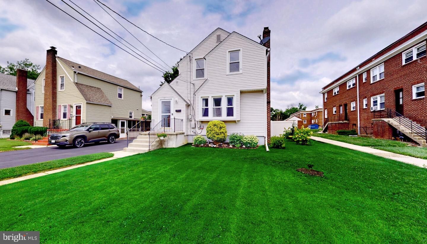 Property Photo:  27 W Holly Avenue  NJ 08107 