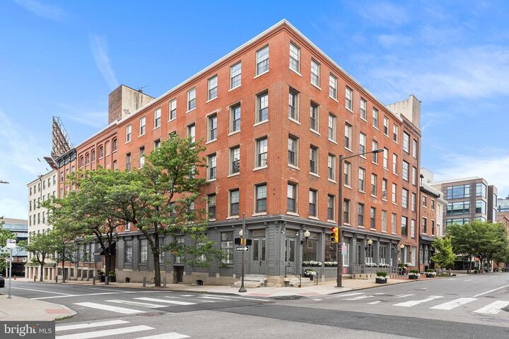 Property Photo:  205 N 4th Street 11 F5  PA 19106 