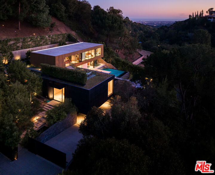 Property Photo: 9330 Hazen Dr CA 90210