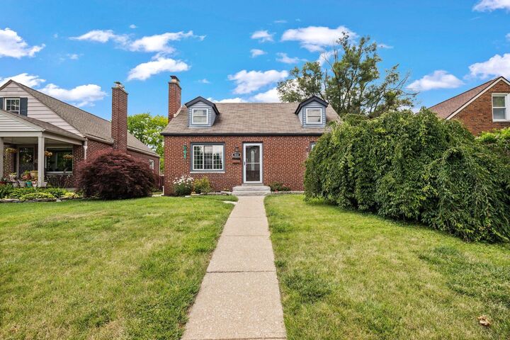 Property Photo: 833 Copeland Road OH 43212