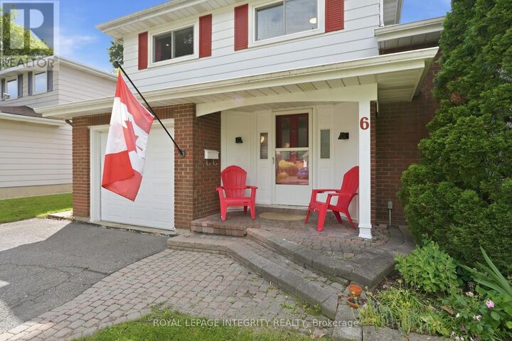Property Photo: 6 Woodview Crescent ON K1B 3A9