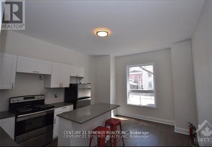 Property Photo:  571 McLeod Street 1A  ON K1R 5R2 