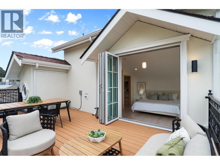 Property Photo:  4503 West 15th Avenue 2  BC V6R 3B3 