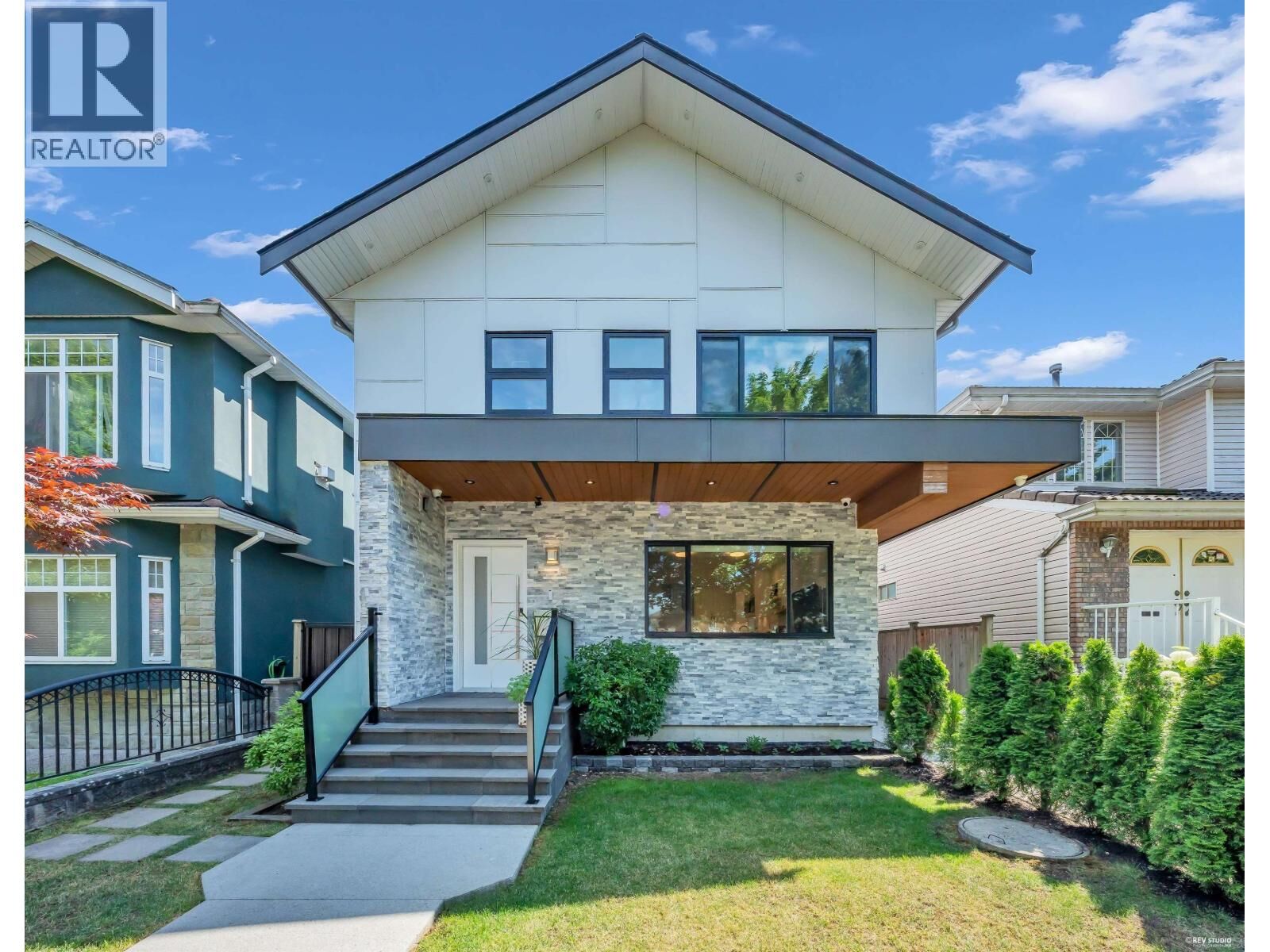 Property Photo:  3342 East 24th Avenue  BC V5R 1G4 