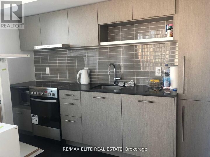 Property Photo:  365 Church Street 1705  ON M5B 0B5 
