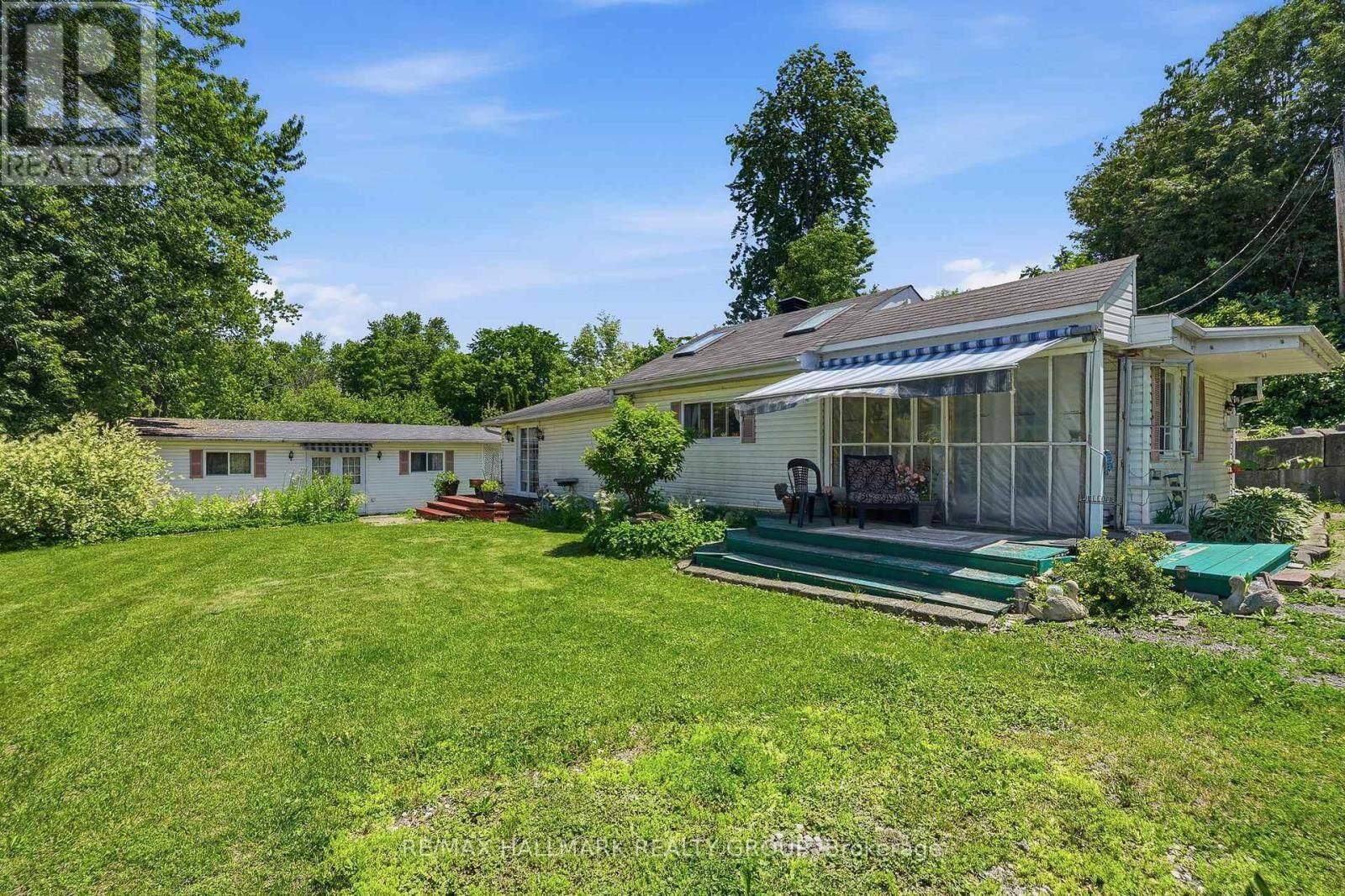 Property Photo:  131 Pigeon Street  ON K4K 1J8 
